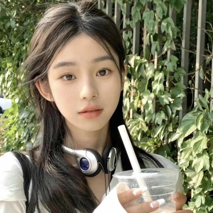她恨我